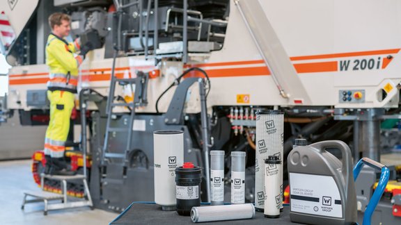 Быстроизнашивающиеся детали: наборы фильтров, комплекты для технического обслуживания, смазочные материалы