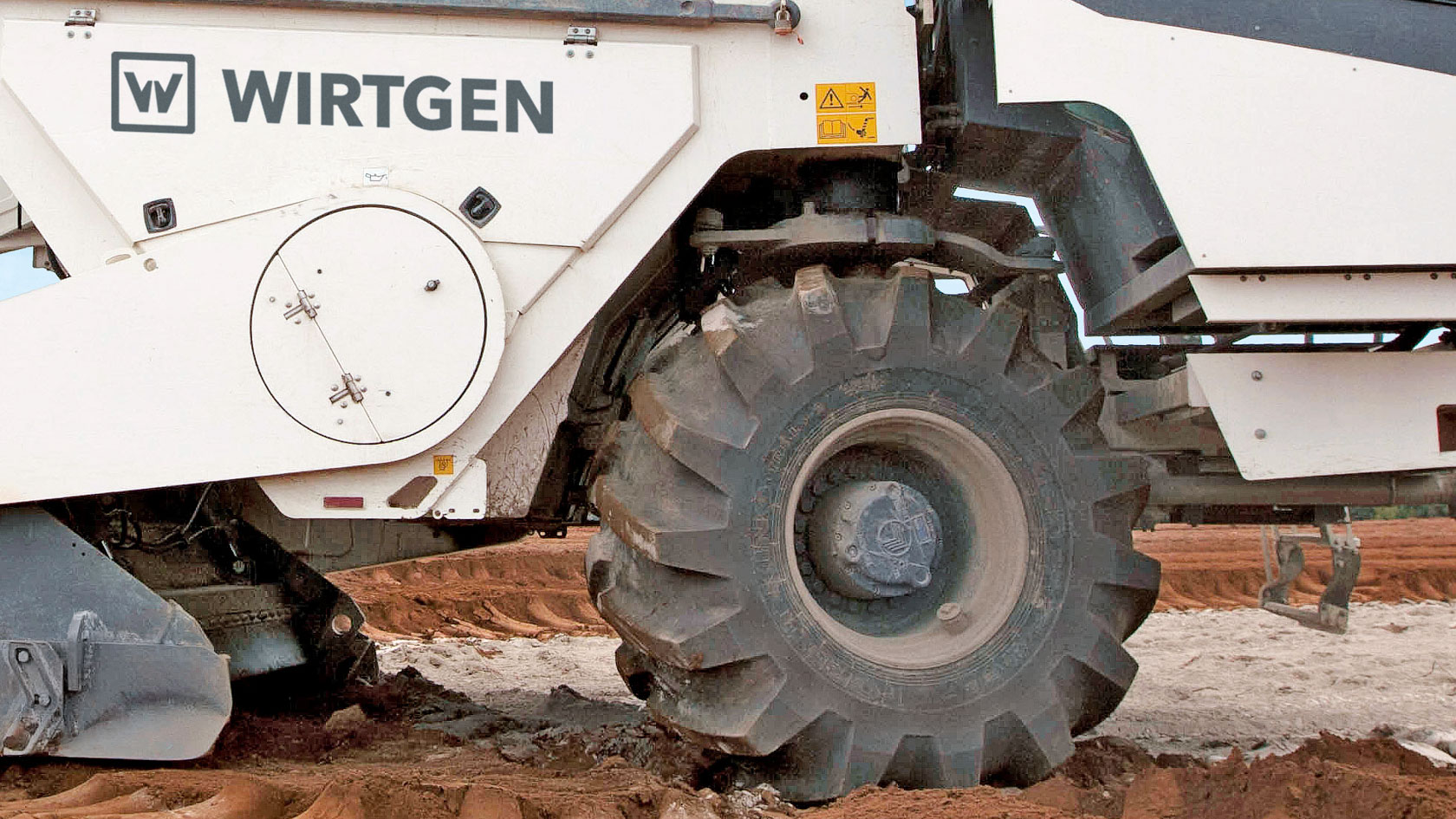 Цельнорезиновые шины